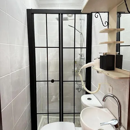 Apartment Perahomes Wooden Flat With Small Balcony