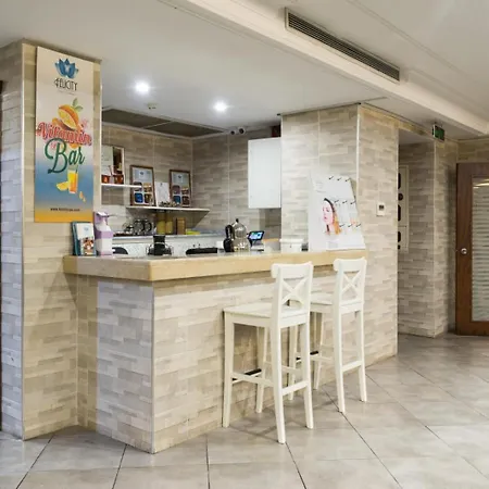 Felicity Hotel