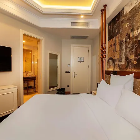 Hotel Mercure Sirkeci 4*