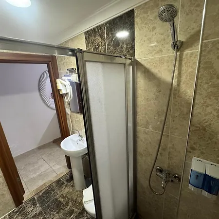Rosalie Palace Hotel 2*
