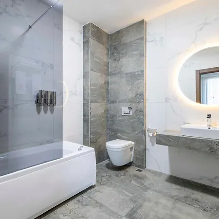 Ezkar Bathonea Art Hotel