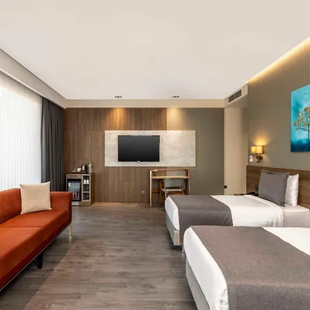 Ezkar Bathonea Art Istanbul