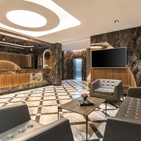 Ezkar Bathonea Art Hotel 4*