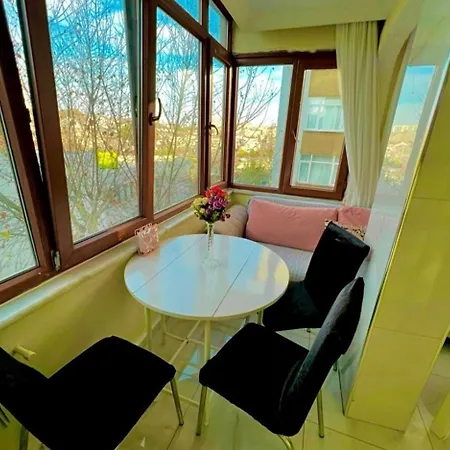 Istanbulun Kral Dairesi Asansoerlue Ve 2 Klimali Apartment *