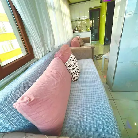 Apartment Istanbulun Kral Dairesi Asansoerlue Ve 2 Klimali Istanbul