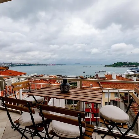 Bosphorus View With 2 Bedrooms Apartment