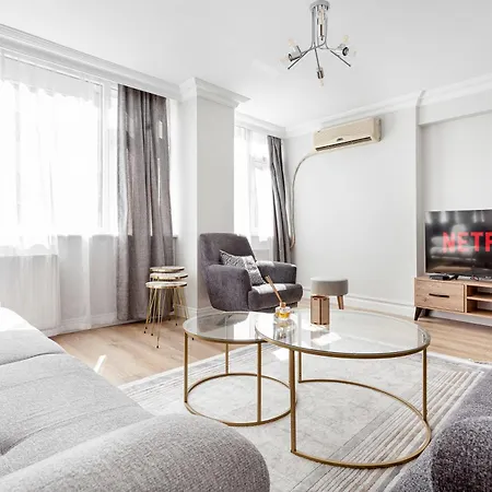 Chic Spacious 4br With Lift On Main Street 2m Metro * Istanbul