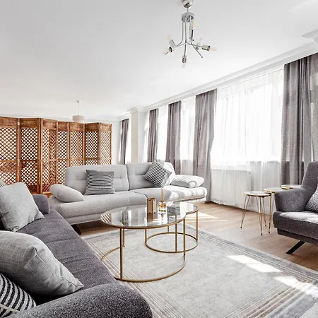 Chic Spacious 4br With Lift On Main Street 2m Metro * Istanbul