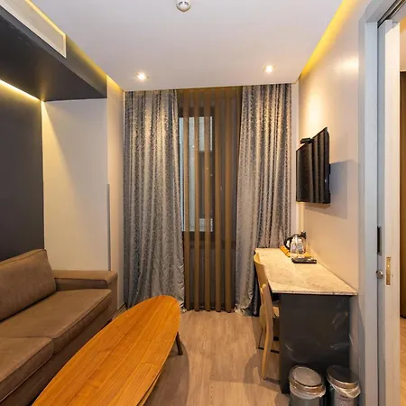 Hotel Pera Tulip & 4*