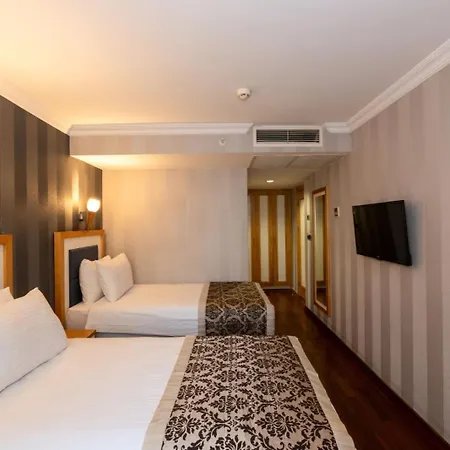 Crestium Prime Square Hotel