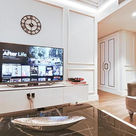 Apartment 2bedroom And At Taksim With Free Parking