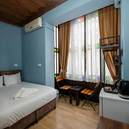 호텔 Taksimantiqueotel