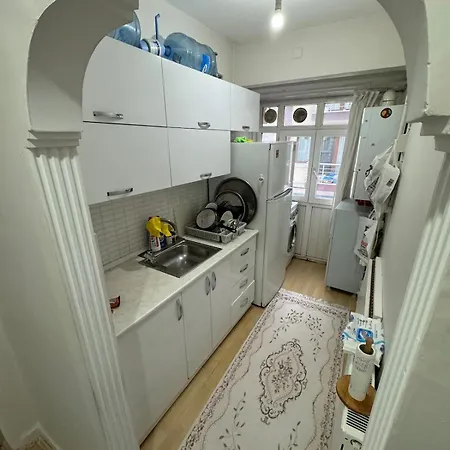 Great Location And Cozy House!