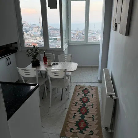 Apartment Bosphorus View And Cozy House!