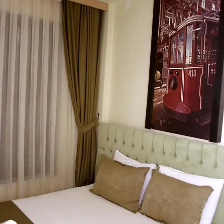 Miracle Aparthotel *