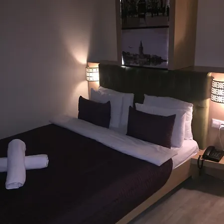 Miracle Aparthotel