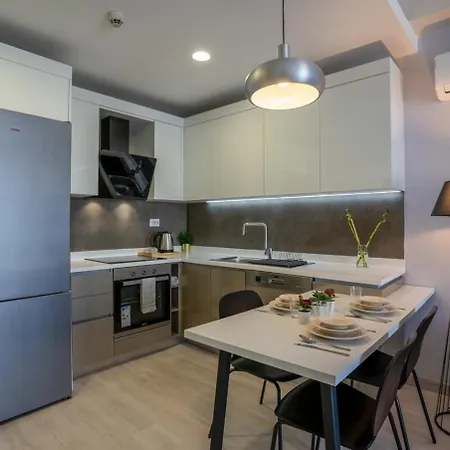 Apartment Stylish Urban Apt- Soak Up The City's Vibes Istanbul