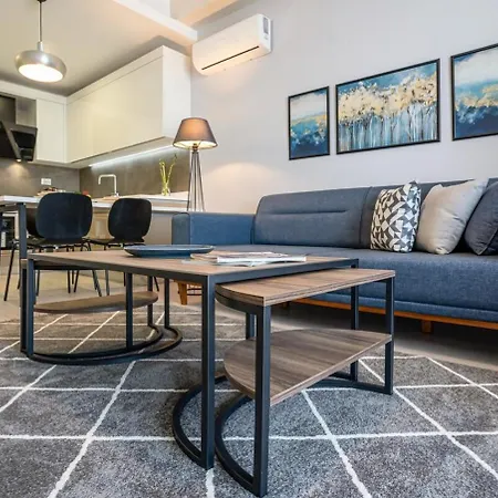 Apartment Stylish Urban Apt- Soak Up The City's Vibes