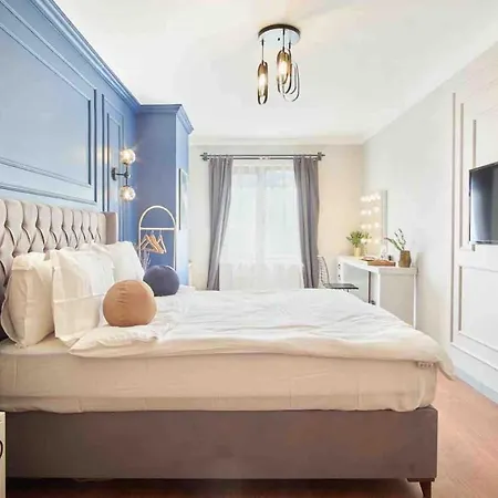 Modern And Close To Center Apartment Istanbul