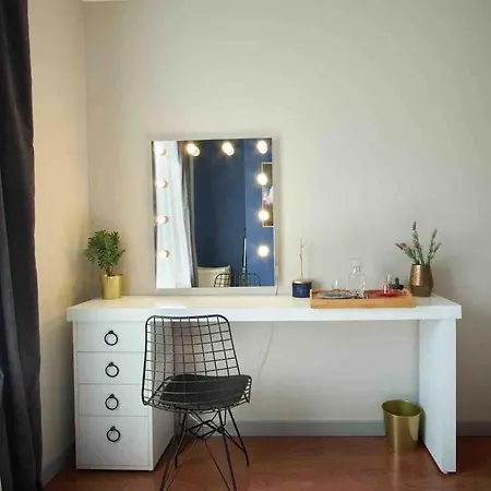 Modern And Close To Center Apartment *