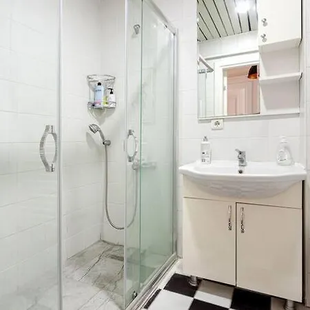 Location With 2 Bedrooms Apartment Istanbul
