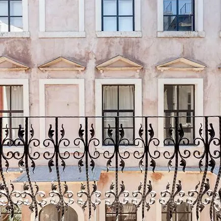 Apartment Location With 2 Bedrooms *