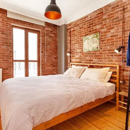 Apartment Location With 2 Bedrooms *