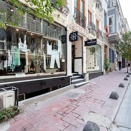 Prime Location With Terrace Apartment Istanbul