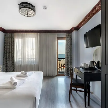 Mytra Hotel 3*