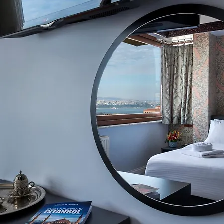 Hotel Mytra 3*