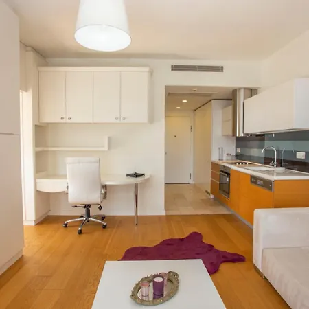 Divan - Guenesli Near Atakoey Metro Station شقة اسطنبول