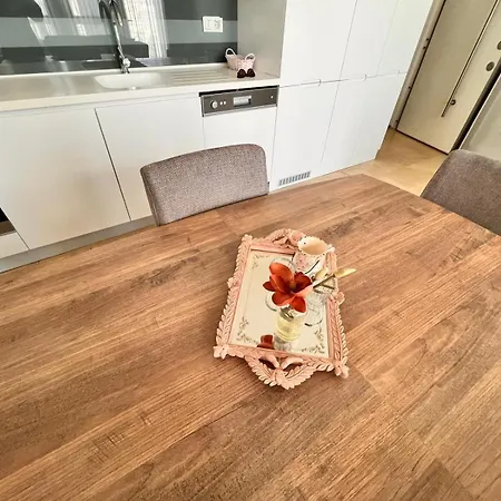Apartment Divan - Guenesli Near Atakoey Metro Station Istanbul