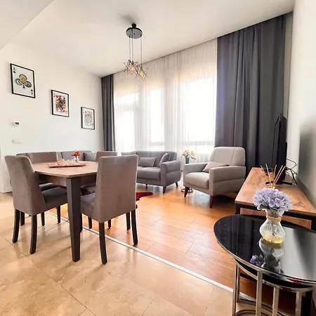 Divan - Guenesli Near Atakoey Metro Station اسطنبول