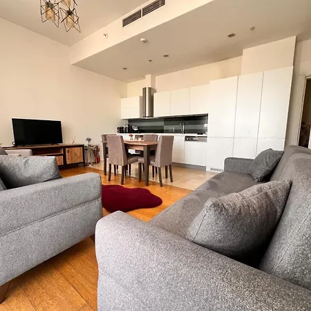 Divan - Guenesli Near Atakoey Metro Station اسطنبول