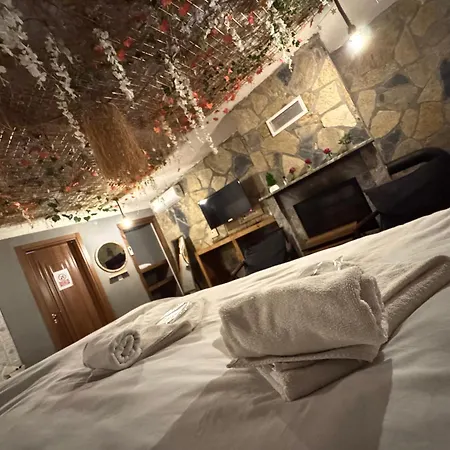 Tas Mahall Luxury Bed & Breakfast 5*