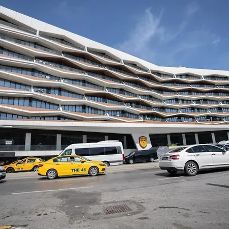 Spacious With Balcony- Tranquil Haven Apartment *