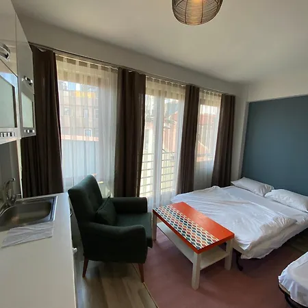 Hotel Hub Flats 4*