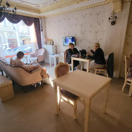 Istanbul Holiday Hotel Отель