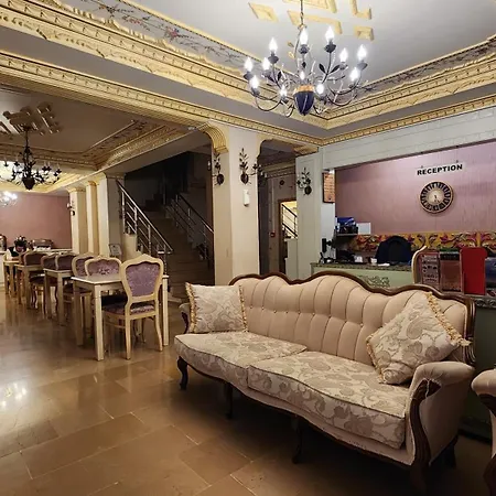 Istanbul Holiday Hotel 3*