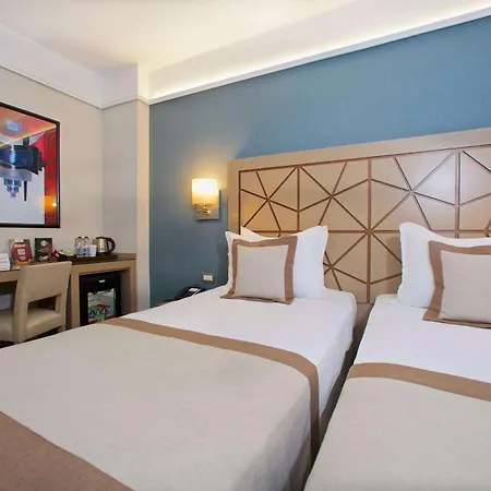 Hotel Ramada By Wyndham Taksim 4*