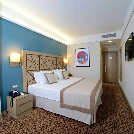 Ramada By Wyndham Taksim Hotel 4*