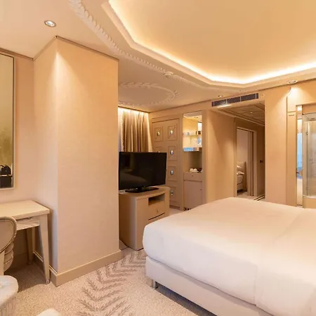 Hotel Wyndham Grand Kalamis Marina 5*