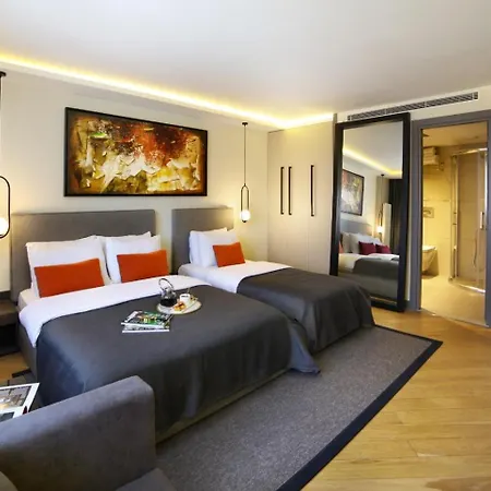 Aparthotel The Capital 2*