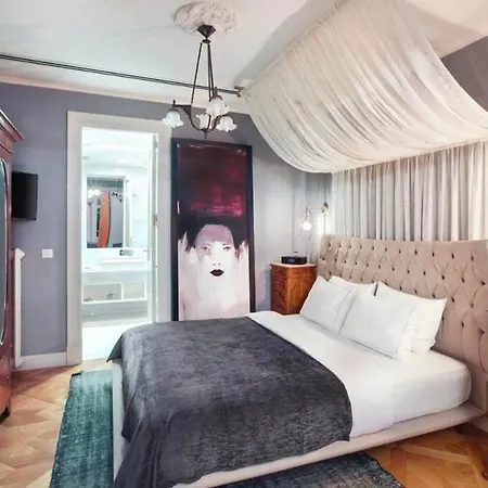 Lina Taksim Pera Istanbulská provincie