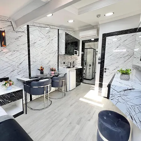 Aparthotel Taksim Larissa 2*