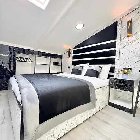 Taksim Larissa 2* Istanboel
