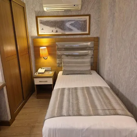 Hotel Trend Old City 4*
