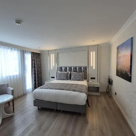 Trend Old City Hotel 4*