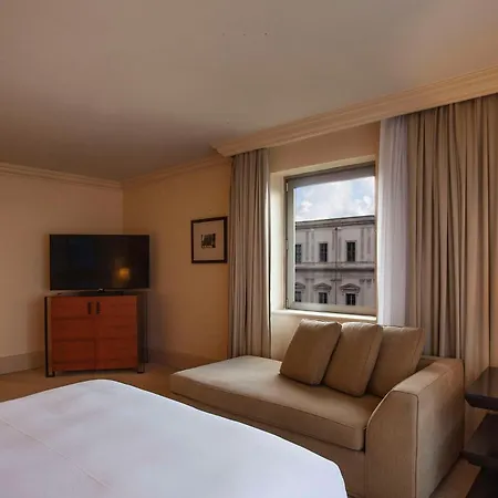 Grand Hyatt Otel 5*