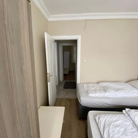 Eda's Apartment